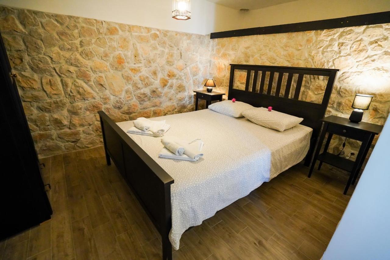 Apartments Ziggy Star Slatine Ngoại thất bức ảnh